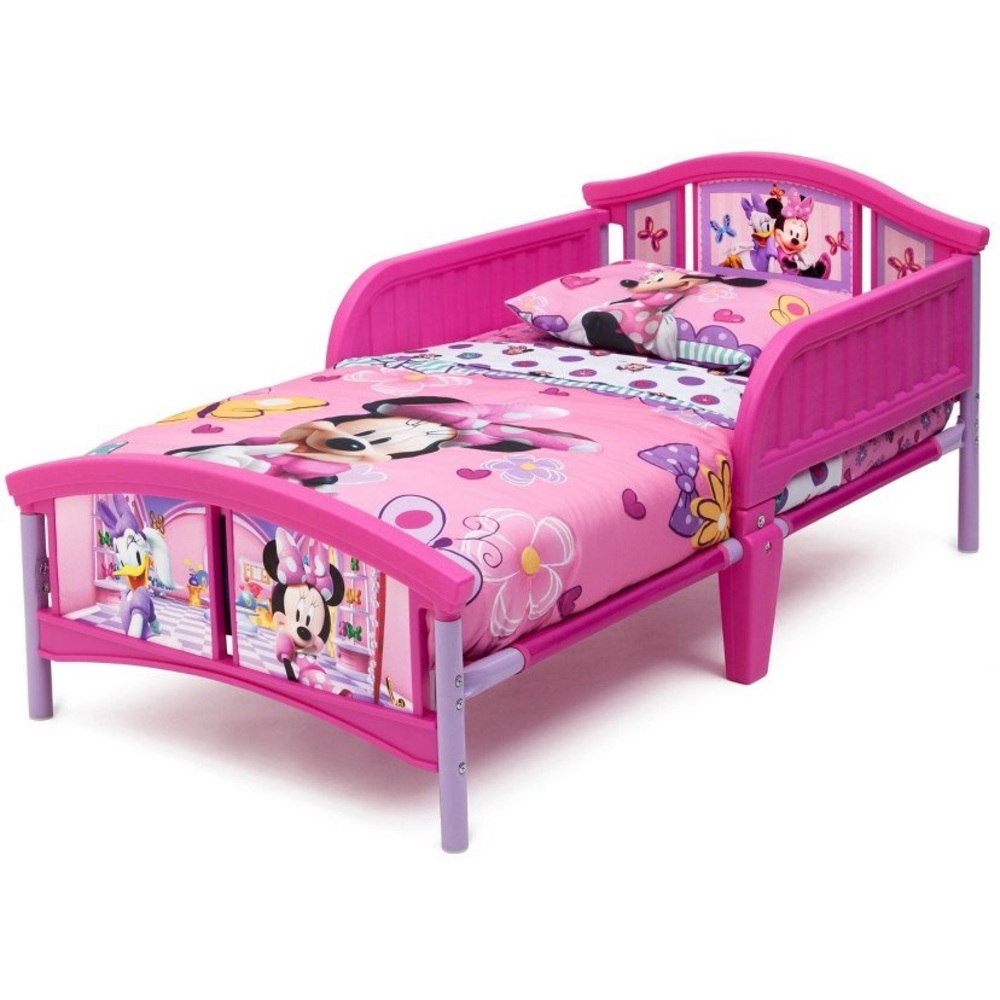 Minnie Mouse toddler bed. In good condition!